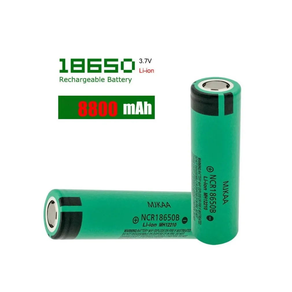 2 BATTERIE PILE BATTERIA RICARICABILE IONI DI LITIO 8800mAh 3.7V TORCE LED