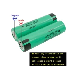 2 BATTERIE PILE BATTERIA RICARICABILE IONI DI LITIO 8800mAh 3.7V TORCE LED