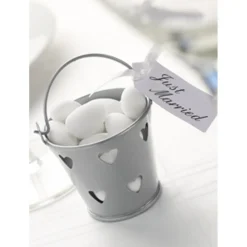 24 X SECCHIELLI COLORATI CON CUORI IN LATTA VERNICIATA PORTACONFETTI BOMBONIERA