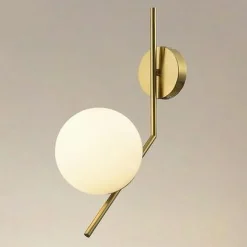 APPLIQUE DA PARETE CON SFERA IN VETRO BIANCO ATTACCO E27 METALLO ORO LAMPADA 32804