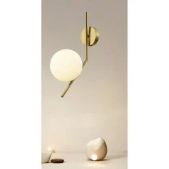 APPLIQUE DA PARETE CON SFERA IN VETRO BIANCO ATTACCO E27 METALLO ORO LAMPADA 32804