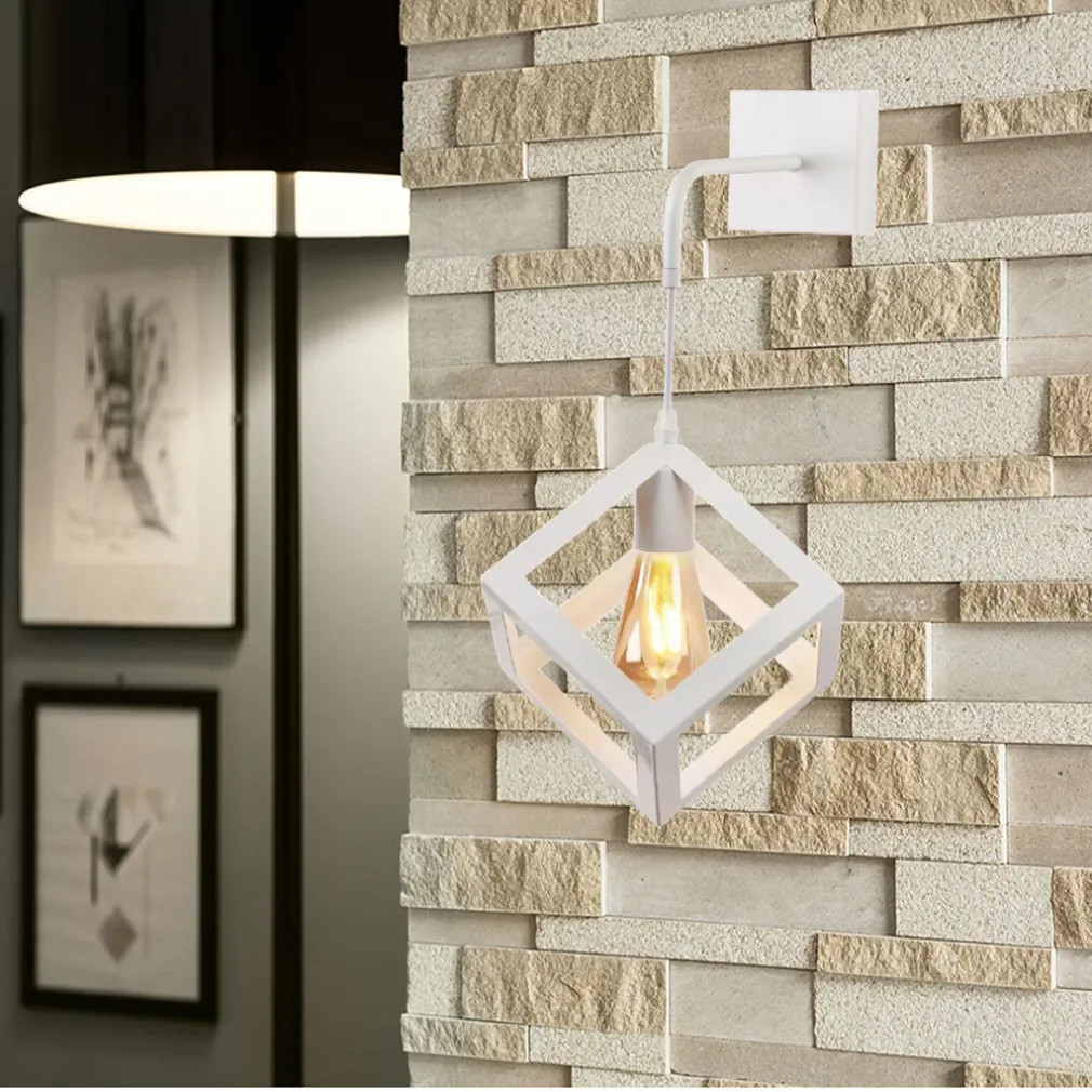 APPLIQUE DA PARETE PENDENTE A FORMA DI CUBO 3D STILE MINIMAL PORTALAMPADA ATTACCO E27 AQ52