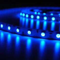BOBINA STRISCIA STRIP LED 5050 FLESSIBILE 5M 300 LED ADESIVA LUCE INTERNO IP 20