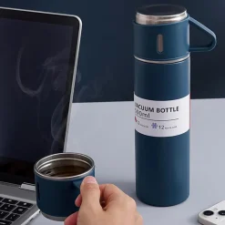 BORRACCIA TERMICA 500ML IN ACCIAIO INOX CON TAZZA MANICO PER BEVANDE CALDE FREDDE