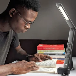 LAMPADA SCRIVANIA LUCE LED 3 INTENSITA 5W NERO ECOPELLE OROLOGIO DISPLAY LCD