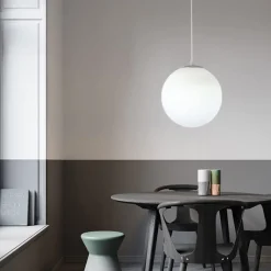 LAMPADARIO A SOSPENSIONE ARGENTO CON SFERA VETRO BIANCO ATTACCO E27 MINIMAL 33511