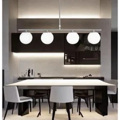 LAMPADARIO A SOSPENSIONE ARGENTO CON 4 SFERE BOLLE BIANCHE IN VETRO ATTACCO G9 33924