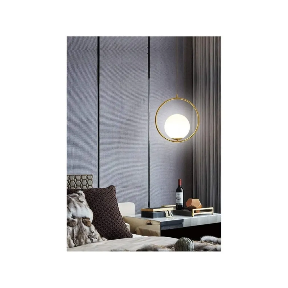 LAMPADARIO A SOSPENSIONE CERCHIO METALLO CON SFERA VETRO BIANCO ATTACCO E27 ORO 32811