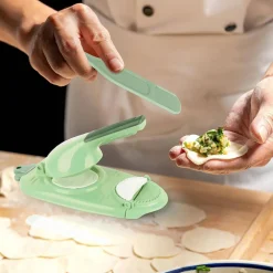 MACCHINA STAMPO PER GNOCCHI E RAVIOLI PRESSA PER PASTA UTENSILE DA CUCINA 2IN1