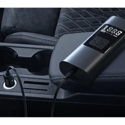 MINI COMPRESSORE AD ARIA PORTATILE GONFIATORE RICARICABILE DISPLAY LED AUTO