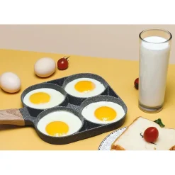 PADELLA ANTIADERENTE A 4 FORI PER UOVA PANCAKE MANICO IN LEGNO ACCESSORI CUCINA 624386