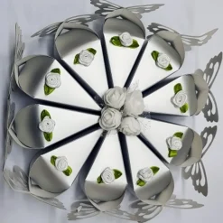 PORTACONFETTI BOMBONIERE SCATOLINA FORMA DI SPICCHIO TORTA CON FARFALLA ARGENTO