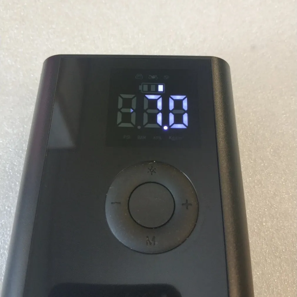 POWERBANK 4000MAH COMPRESSORE D'ARIA A BATTERIA DIGITALE POMPA 5V 2 IN 1 Q-DQ555