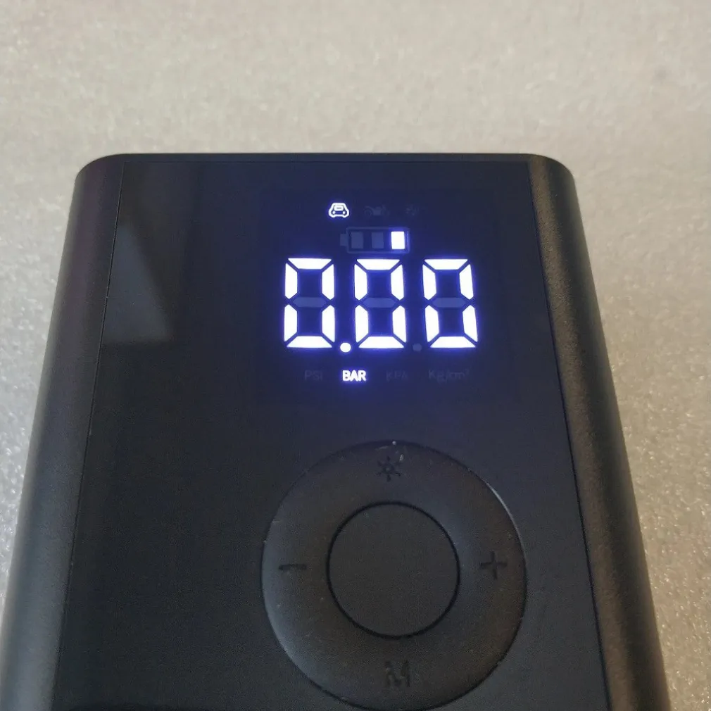 POWERBANK 4000MAH COMPRESSORE D'ARIA A BATTERIA DIGITALE POMPA 5V 2 IN 1 Q-DQ555