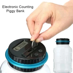 SALVADANAIO CON DISPLAY LCD CONTAMONETE AUTOMATICO FORMA BARATTOLO LETTURA EURO