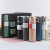 SET THERMOS IN ACCIAIO INFRANGIBILE A DOPPIA PARETE DA 500 ML CON 2 TAZZE TERMICHE REGALO