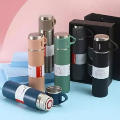 SET THERMOS IN ACCIAIO INFRANGIBILE A DOPPIA PARETE DA 500 ML CON 2 TAZZE TERMICHE REGALO