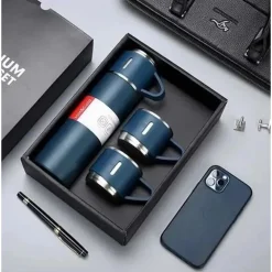 SET THERMOS IN ACCIAIO INFRANGIBILE A DOPPIA PARETE DA 500 ML CON 2 TAZZE TERMICHE REGALO