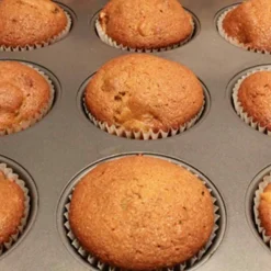 STAMPO TEGLIA PER 12 MUFFIN CUPCAKE IN ACCIAIO ANTIADERE CON PIROTTINI COLORATI