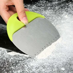 TAGLIAPASTA PIZZA MULTIFUNZIONE SPATOLA ROTONDO IN ACCIAIO INOX CON RIGHELLO