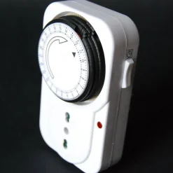TIMER PROGRAMMATORE MECCANICO ANALOGICO GIORNALIERO CON PRESA BIPASSO 16A 24 ORE