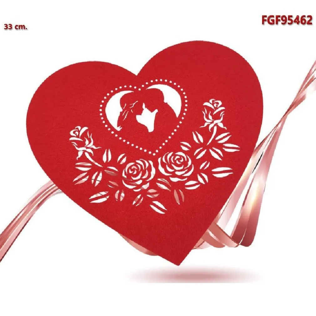 TOVAGLIETTA 33 CM FORMA CUORE INNAMORATI IN TESSUTO ROSSO SAN VALENTINO 95462
